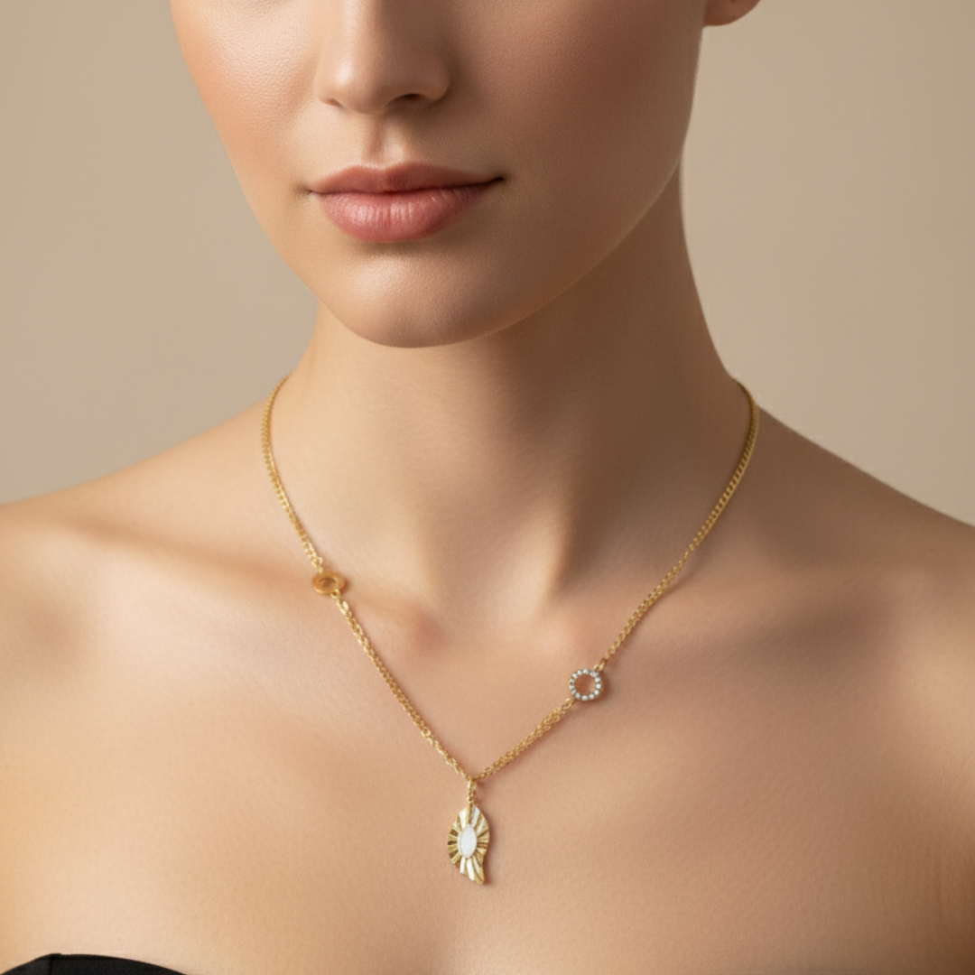 Gold Minimal Leaf Pendant Necklace