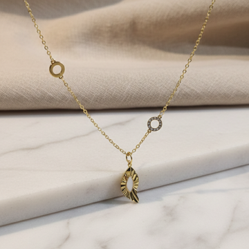 Gold Minimal Leaf Pendant Necklace