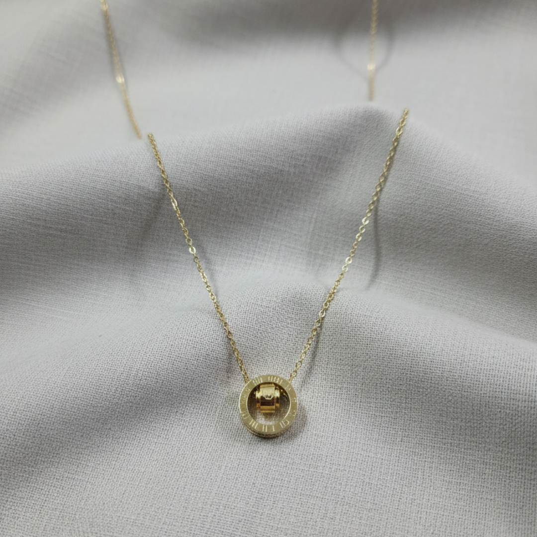 Minimal Round Gold Pendant Chain
