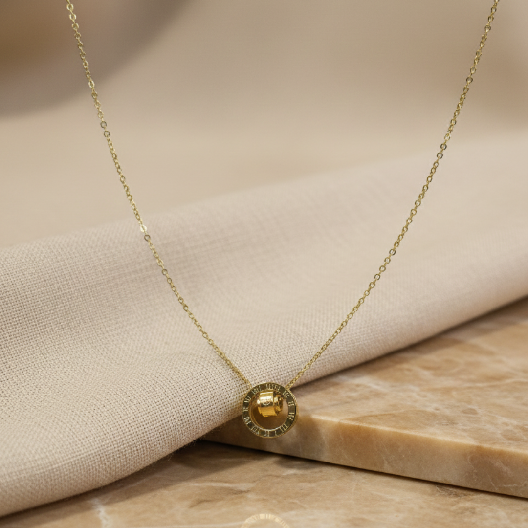 Minimal Round Gold Pendant Chain
