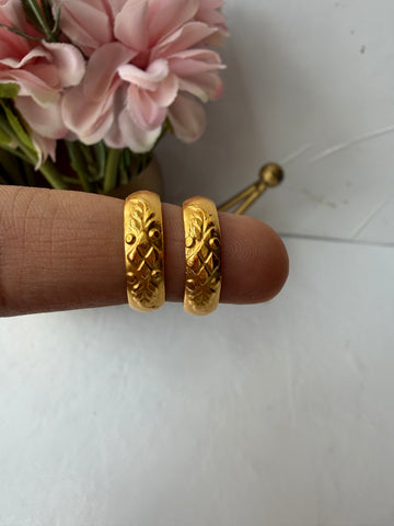 Impon Gold Polished Leaves Toe Rings