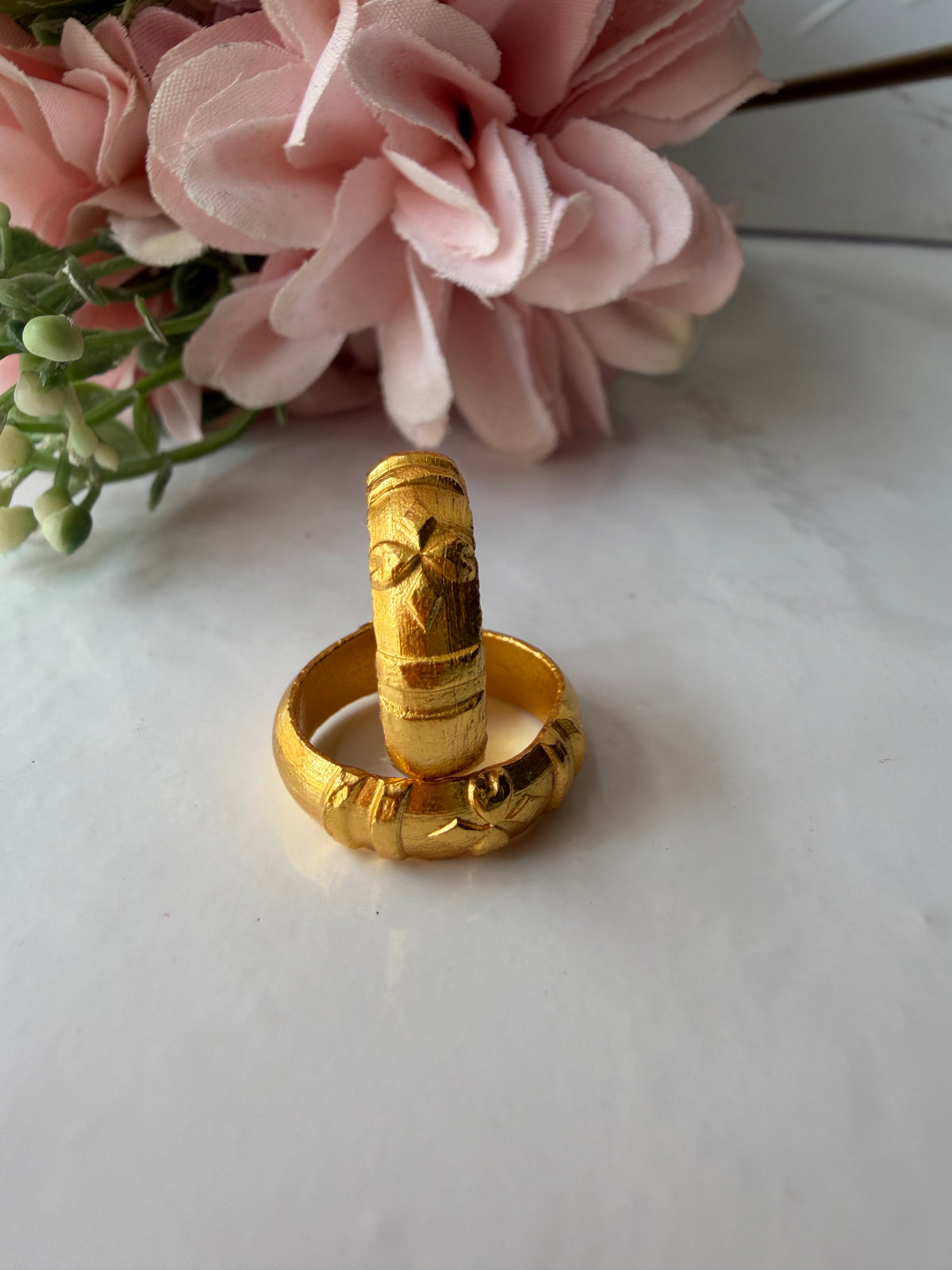Impon Gold Polished Floral Toe Rings