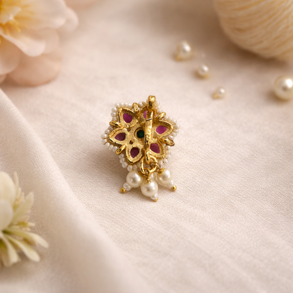 Maharashtrian Kundan Nath Nose Pin with White Kundan Petals